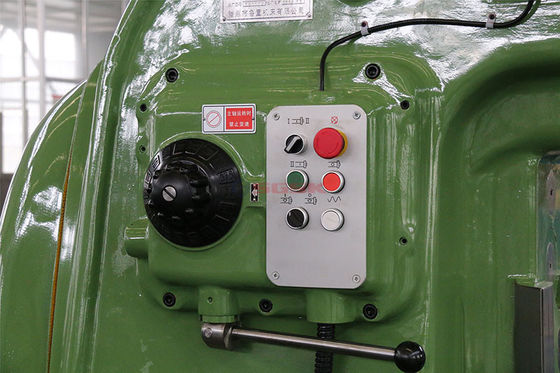 Herkömmliche vertikale Universalknieart der Fräsmaschine X5040