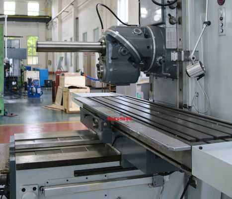 FRÄSMASCHINEpdf der Fräsmaschine X715 des Betts Universal