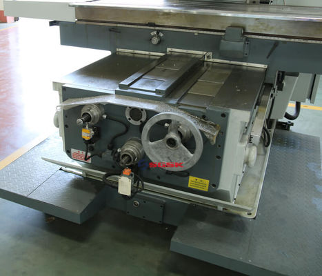 FRÄSMASCHINEpdf der Fräsmaschine X715 des Betts Universal